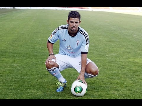 نابولي يستهدف مهاجم سيلتا فيغو