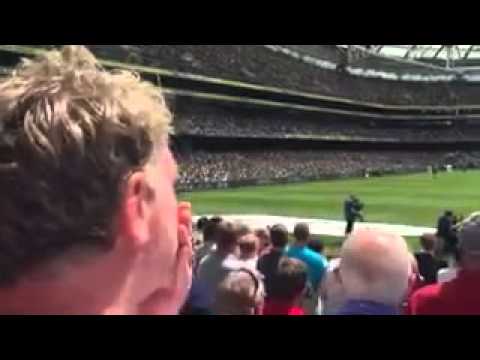 شاهد الجماهير الإنجليزية تسخر من أيرلندا