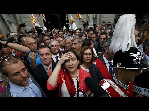 بالفيديو الغاضبون تتسلم رئاسة بلديتي مدريد وبرشلونة