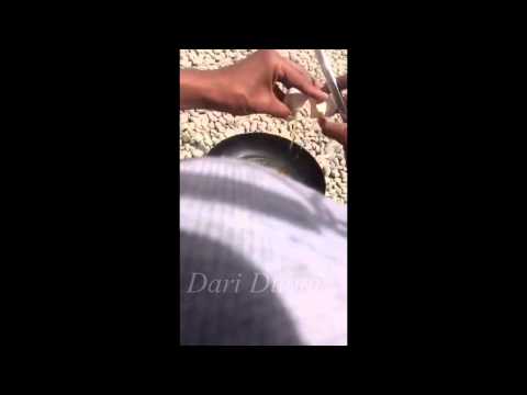 بالفيديو إماراتي يقلي بيضة على حرارة الشمس