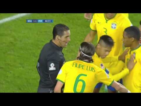 شاهد نيمار يفشل في تقليد ديفيد لويز