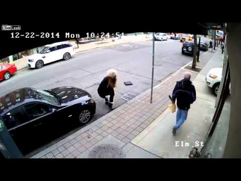 شاهد بالفيديو سرقة هاتف آي فون في ثانية واحدة