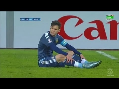 ميسي يحتفل بهدية مباراته الدولية المائة