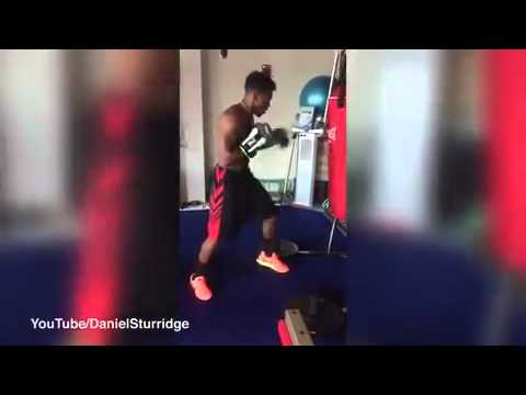 شاهد ستوريدج يظهر في حلبة ملاكمة