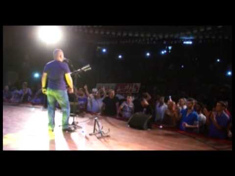 رابح عصمة يمتع جمهوره في ولاية تيزي وزو بأجمل أغانيه