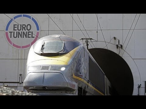 وفاة مهاجر حاول الوصول إلى بريطانيا