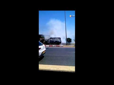 شاهد احتراق حافلة لنقل مسافرين في ولاية بومرداس