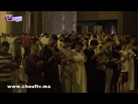 شاهد 200 ألف شخص يحضرون ختم الشيخ عمر القزابري القرآن