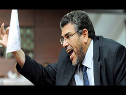 فيديو وزير العدل يعفي مستشاره عن الديوان