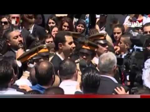 الأسد يؤدي صلاة العيد وسط حضور محدود