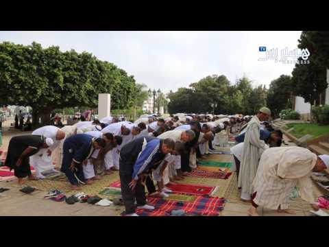 بالفيديو صلاة عيد الفطر في شوارع الرباط