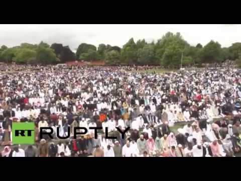 20 ألف مسلم يؤدون صلاة عيد الفطر في حديقة برمنغهام