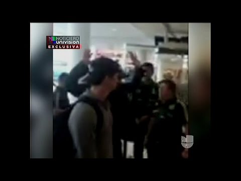 فيديو مدرب المكسيك يلكم صحافيًّا في مطار فيلادلفيا