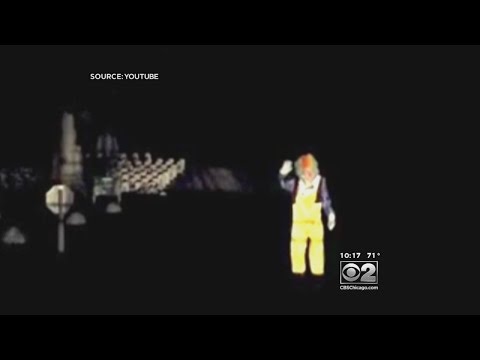 شبح مهرج في مقبرة يثير الرعب بشيكاغو