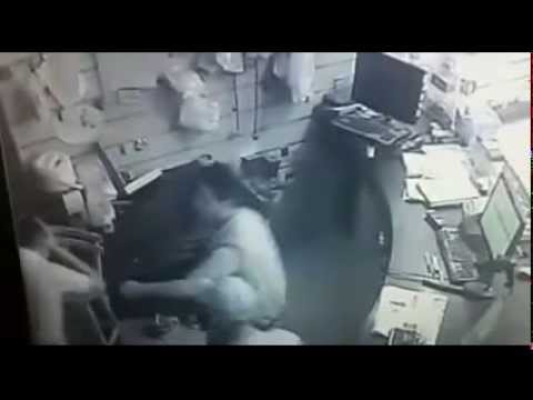 بالفيديو لحظة سرقة بلطجية لصيدلية في المريوطية