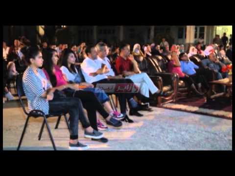 شاهد  جمهور تنس يستمتع بالأغاني الأندلسية