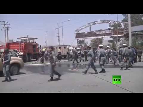 شاهد مقتل 4 أشخاص إثر هجوم انتحاري على مطار كابل