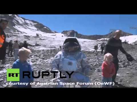 شاهد علماء ينفذون في النمسا محاكاة لعمليات سير على سطح المريخ