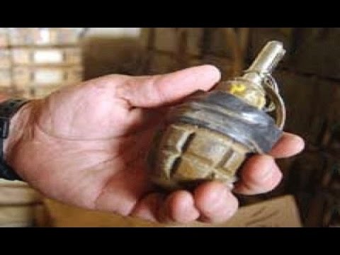 شاهد قنبلة حية معروضة للبيع في سوق للمتلاشيات داخل بني أنصار