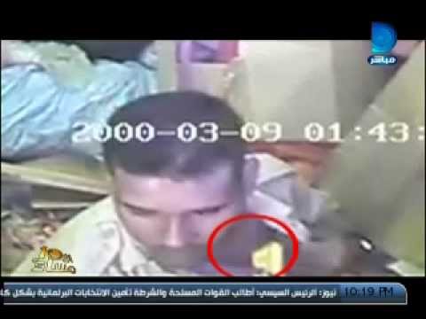بالفيديو أمين شرطة يسرق مشغولات ذهبية أثناء مهمة التفتيش