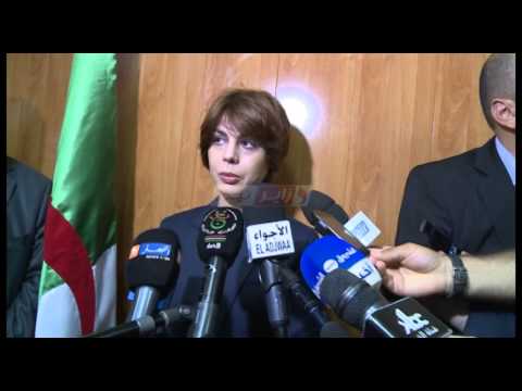 فرعون  تلتزم بتسليم الصكوك البريدية للطلبة الجدد في آجالها