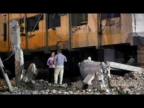 بالفيديو إصابة 30 شخصًا في انفجار خارج مقر أمني في القاهرة