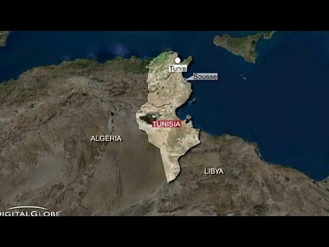شاهد مجهولون على دراجة نارية يقتلون شرطيًا بالرصاص في تونس