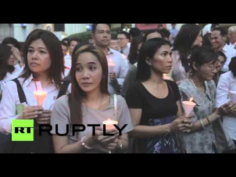 شاهد أداء الصلاة على ضحايا انفجار الأسبوع الماضي في بانكوك