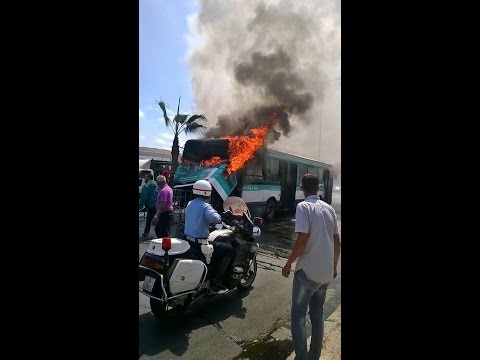 بالفيديو لحظة احتراق حافلة ركاب في المغرب