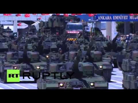احتفالات النصر في ذكرى معركة دوملوبونار في تركيا