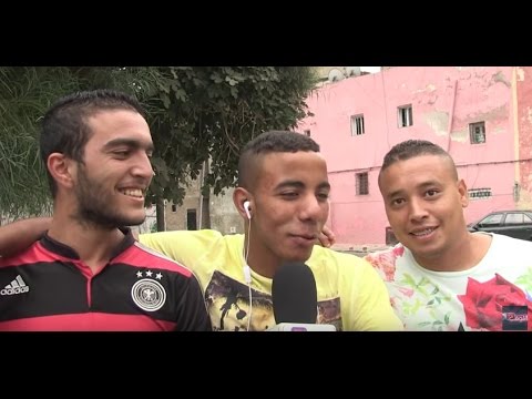 شاهد شخص يدلي بصوته مقابل 200 درهم