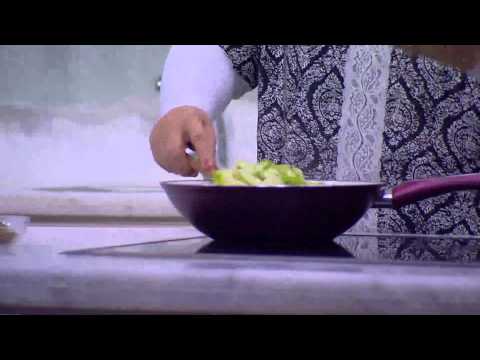 شاهد طريقة تحضير مكرونة بالسجق والكوسة