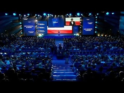 الحزب الحاكم والمعارضة في بولندا يعلنان برنامجهما للانتخابات التشريعية