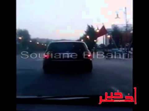 شاب يطارد العاهل المغربي محمد السادس ليصوره