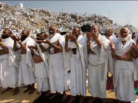 حاج يسافر من الرياض إلى مكة مشيًا على الأقدام