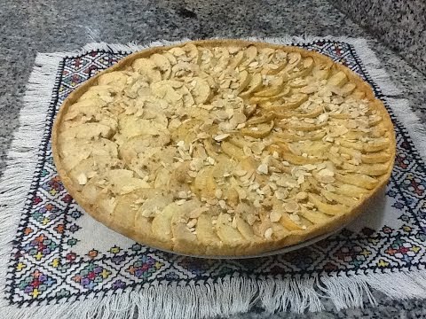 تورتة بالتفاح والقرفة بعجينة البريزي