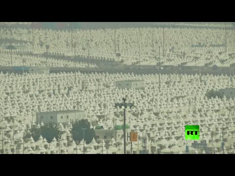 حجاج من جميع أنحاء العالم يصلون إلى مكة المكرمة
