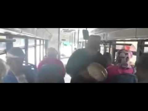 شاهد يونس بني ملال يتسول في إحدى الحافلات