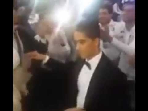 بالفيديو عبد الكبير الوادي يرقص مع والدته