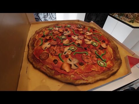 شاهد مخبز يطبع “تورتة” على شكل بيتزا حقيقية