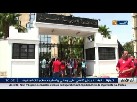 شاهد الرئيس بوتفليقة يجري حركة جزئية في سلك رؤساء الدوائر