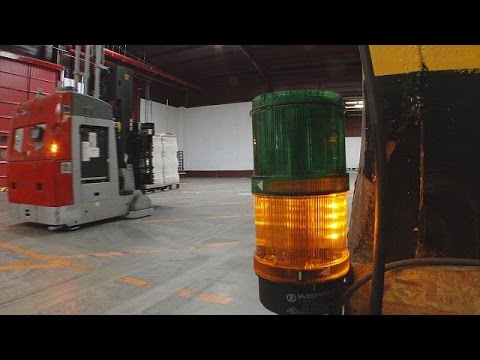 شاهد مهندسون يطورون رافعة شوكية