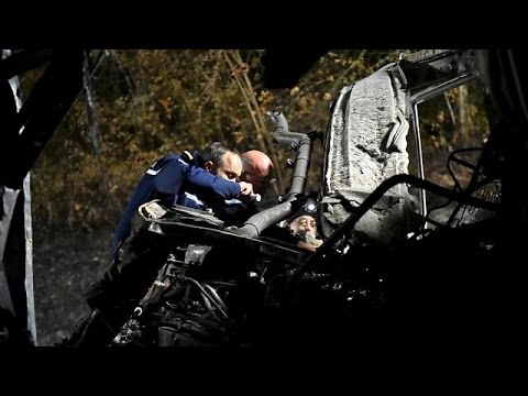 شاهد بدء التحقيقات في حادث أودى بحياة 43 شخصا