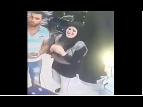 شاهد سرقة محل ملابس في لبنان