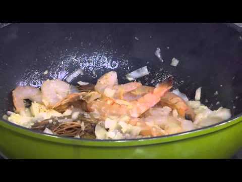 طريقة عمل طاجن ارز صيادية بالسمك والجمبري