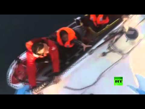 شاهد خفر السواحل اليوناني ينقذ لاجئين قرب جزيرة ليسبوس