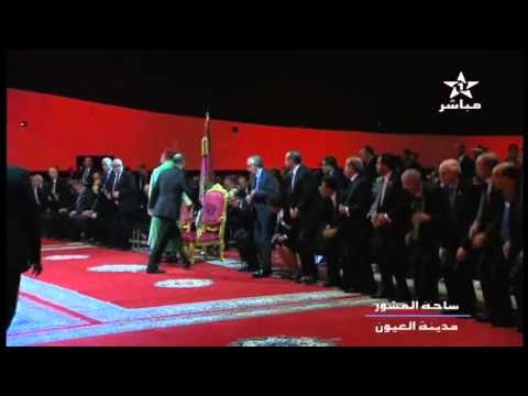 شاهد دردشة طريفة بين الملك محمد السادس والأمير رشيد في العيون