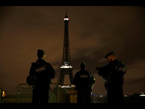 شاهد الجواز السوري في هجمات باريس يعود لجندي في نظام الأسد