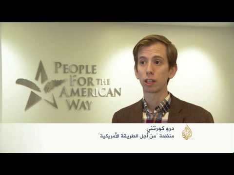 مرشح جمهوري لرئاسة أميركا يشبه اللاجئين السوريين بالكلاب