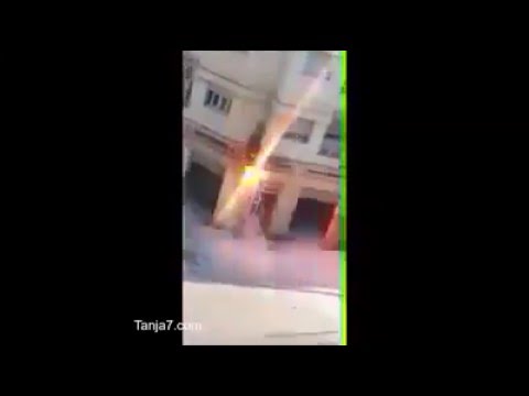 شاهد ماس كهربائي يتسبب في حالة من الرعب لسكان ساحة الثيران